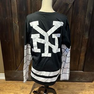 Urban Heritage black and white NY long sleeve top